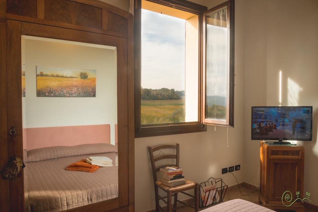 Locanda Camera Con Vista Bed & Breakfast Faenza Room photo