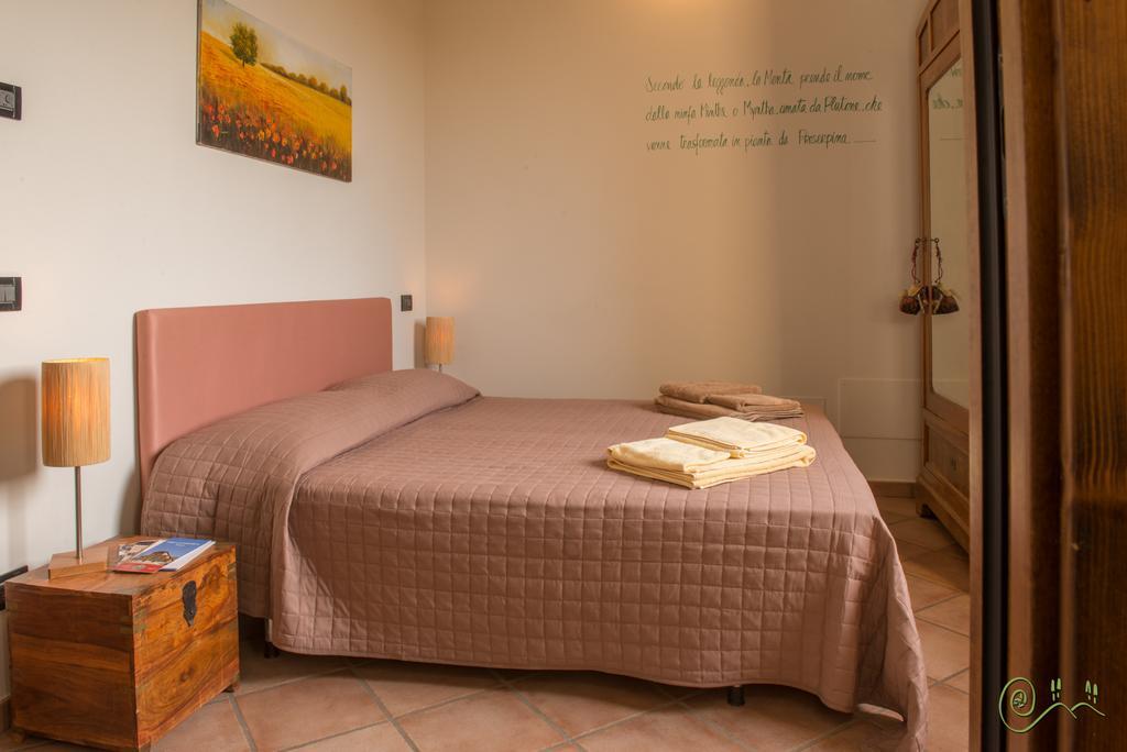 Locanda Camera Con Vista Bed & Breakfast Faenza Room photo